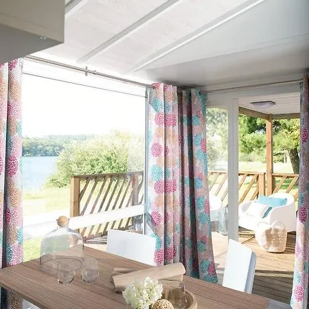 Camping Domaine Du Lac 3*
